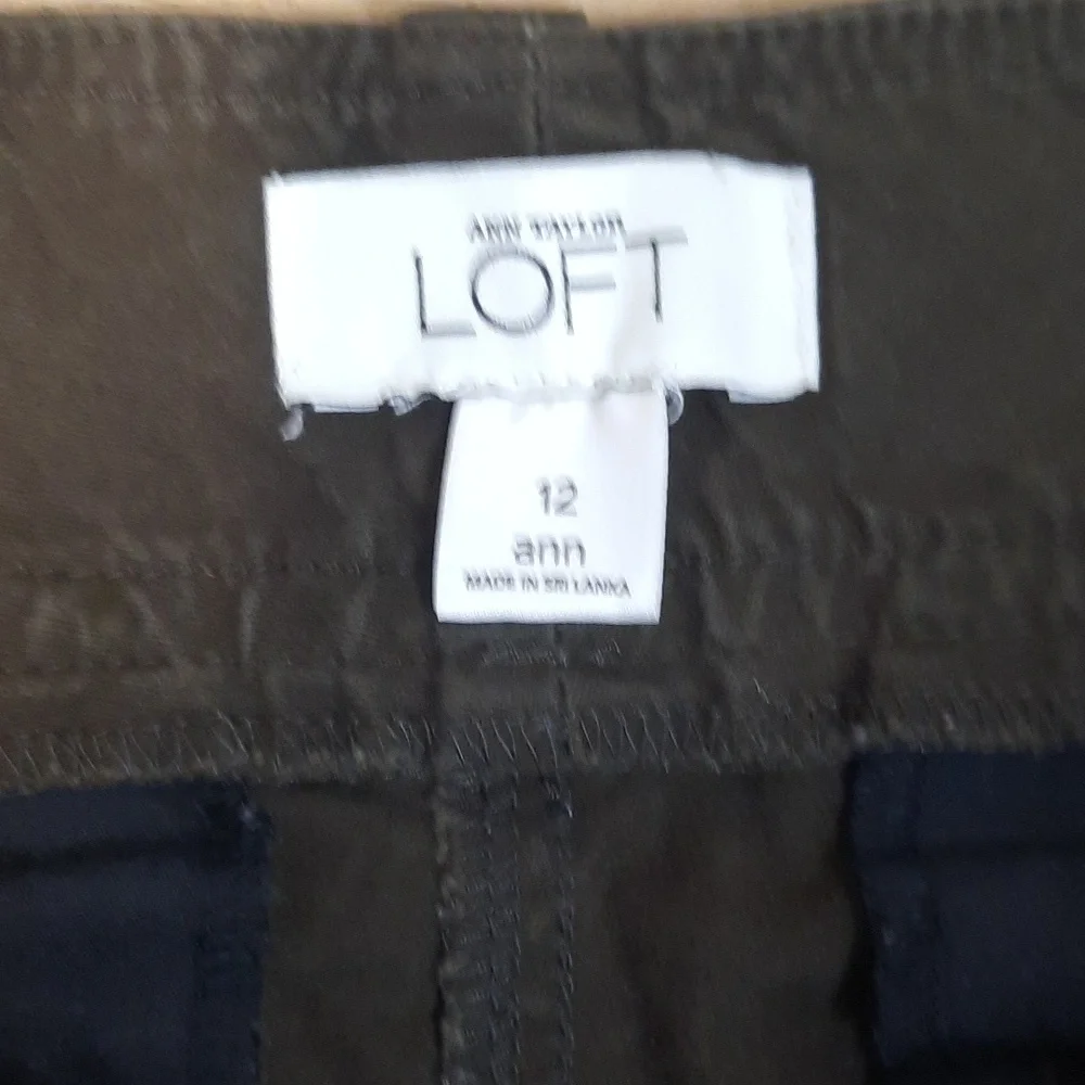 LOFT Ann Style Brown Capri Pants Size 12 with button accented pockets - Picture 2 of 6